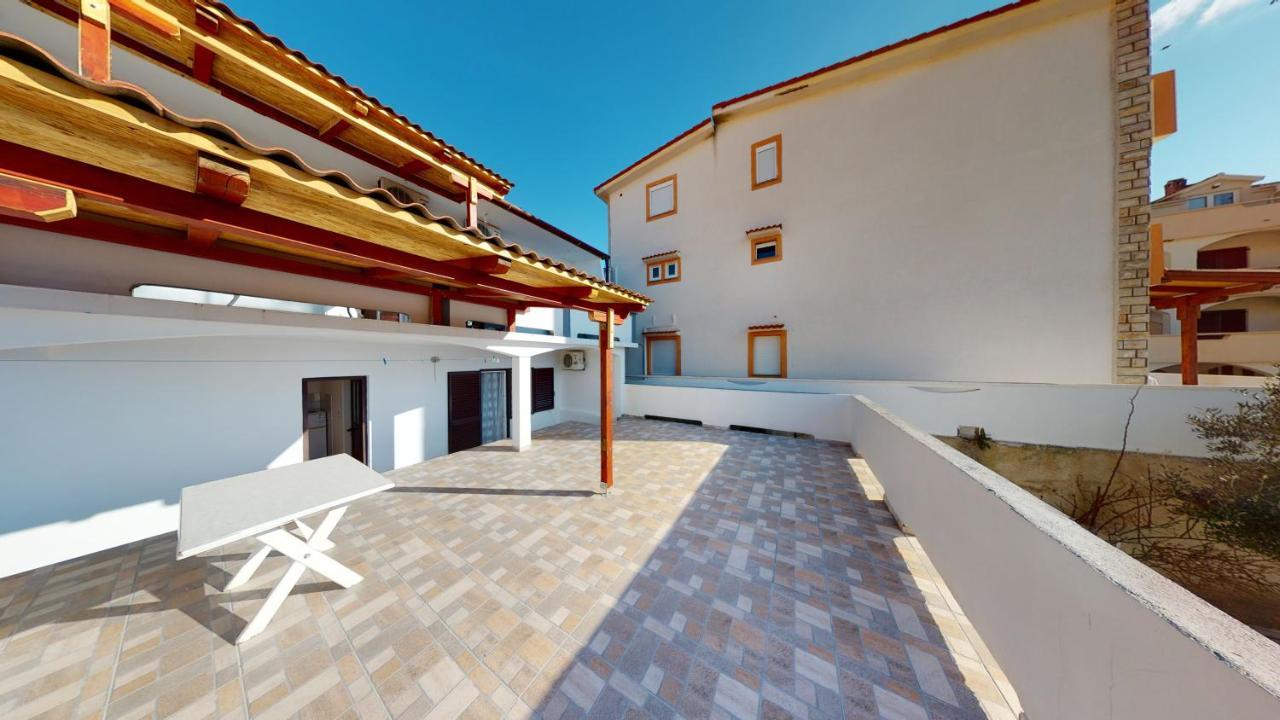 ميتغنا Apartments Riva المظهر الخارجي الصورة